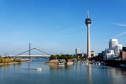 Fernsehturm Skyline Düsseldorf Rheinkniebrücke